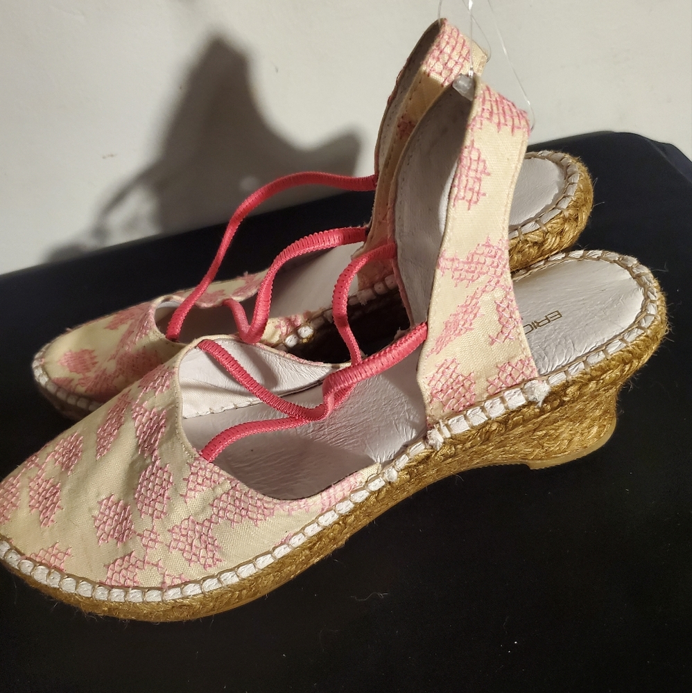 ERIC MICHAEL canvas sandals Pink & Twine Low Heel Wedge style sz 10